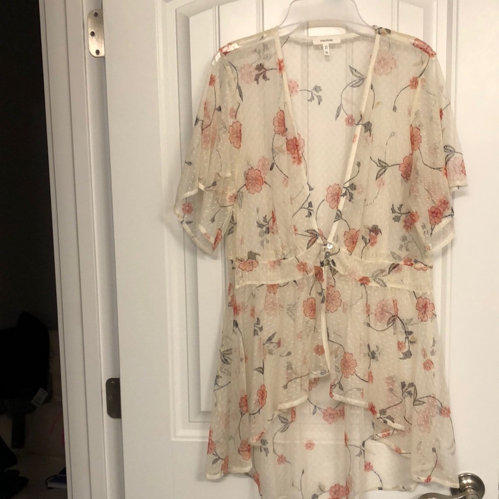 Like New Maurices High-Low Hem Floral Duster. Size XL.